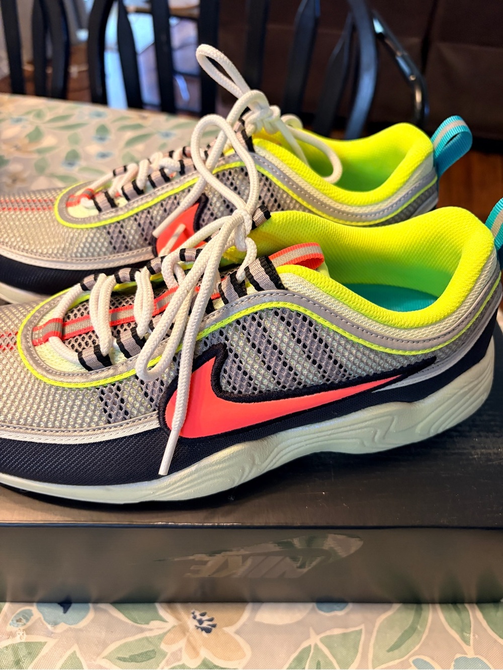 Nike Men’s Air Zoom Spiridon Sneakers size 9 Barely Volt